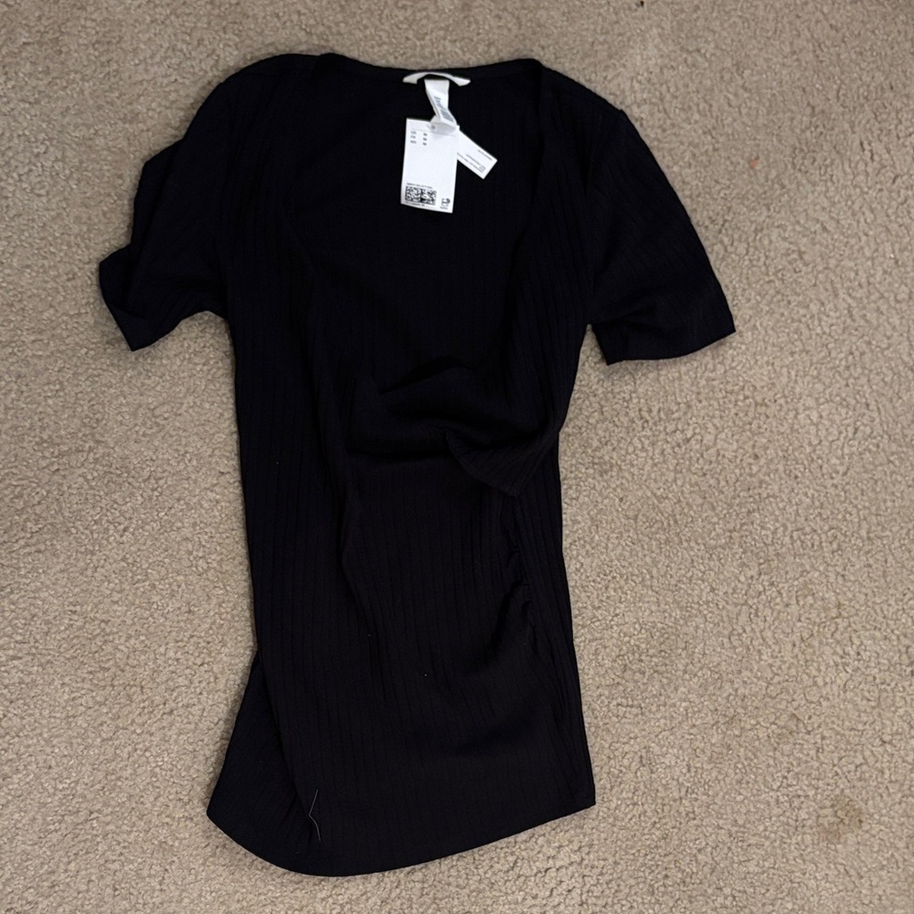 H&M nursing/breastfeeding Black Ribbed Short Sleeve Tee